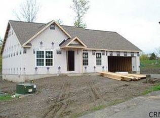 15 Autumn Ln, Troy, NY 12182