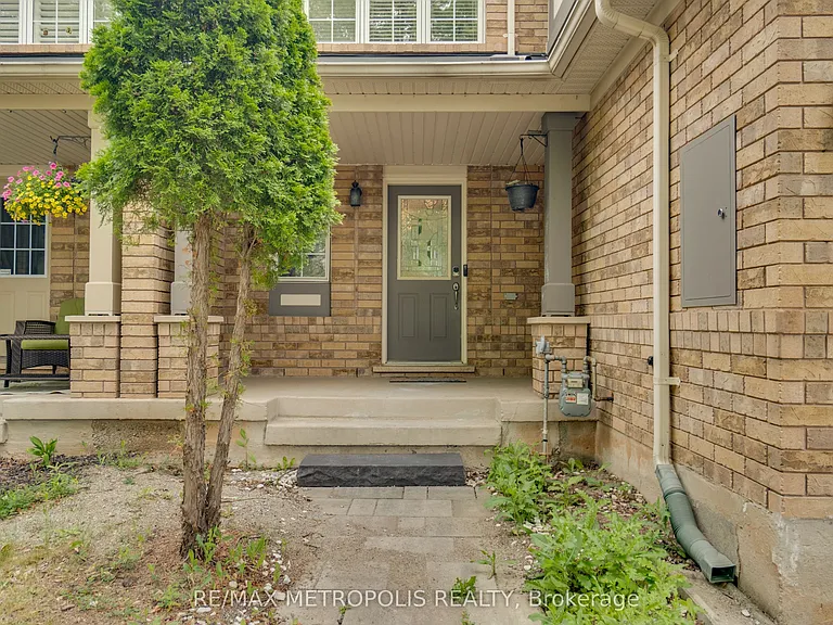 2420 Baintree Cres — Photo 9
