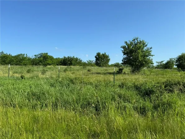 W 367th St, Louisburg, KS 66053