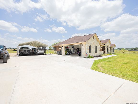 3rd image of 166 Palomino Trail