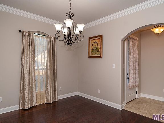 5th image of 8798 Greenleaves Dr