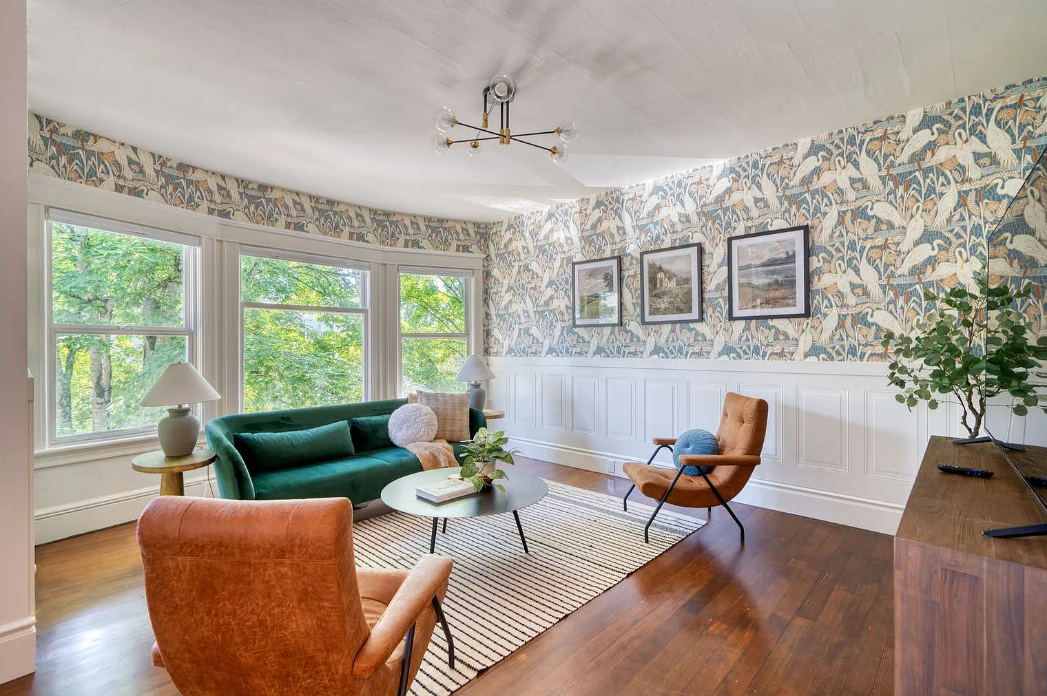 2 bed, 1.0 bath, 1420 sqft, $3,464 — Photo 3