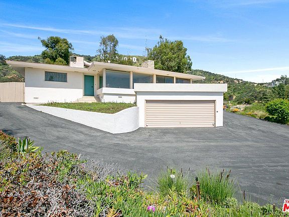 2nd image of 6145 Mulholland Hwy
