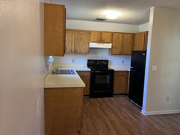 4th image of 2882 Dignan St
