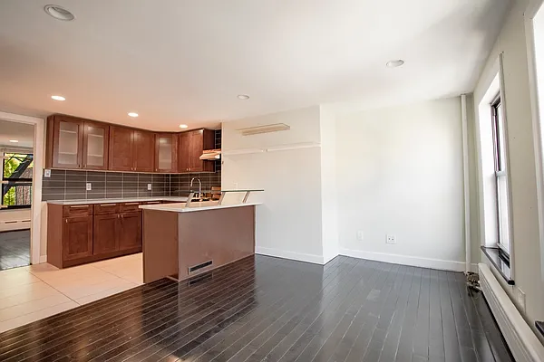 Rented by MNS | media 1