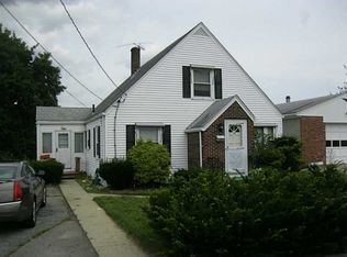 19 Flanders St, Johnston, RI 02919