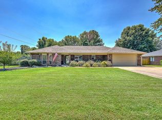 2108 SE 17th St, Bentonville, AR 72712