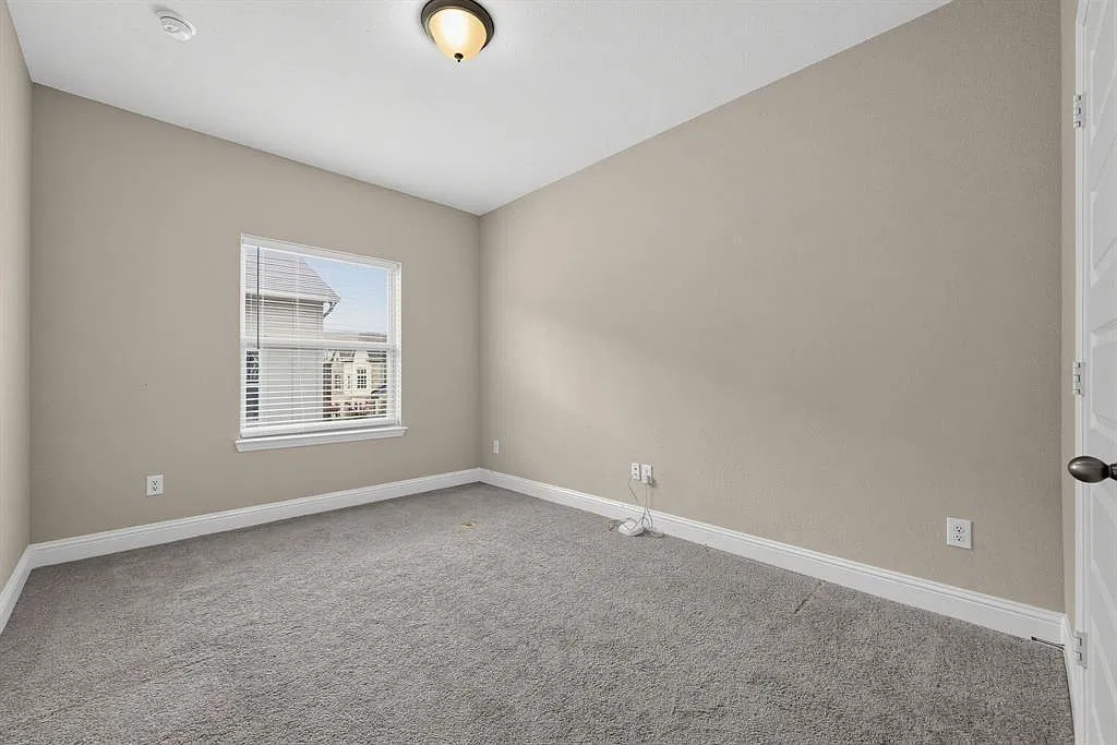 3 bed, 2.5 bath, 1828 sqft, $3,000 — Photo 3