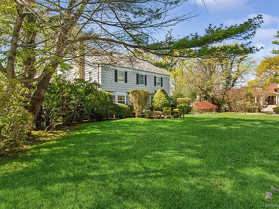 2nd image of 1360 Boxwood Dr W