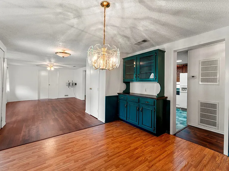 602 Legendary Ln — Photo 13