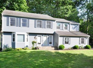 33 Green Woods Ln, Unionville, CT 06085