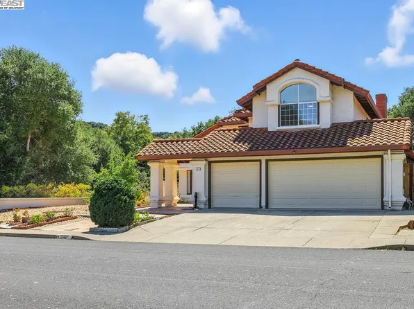 302 Carson St, Hercules, CA 94547