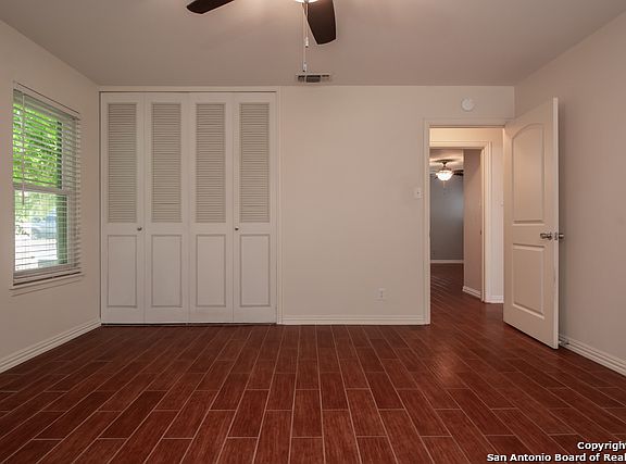 5th image of 4907 Rollingfield Dr