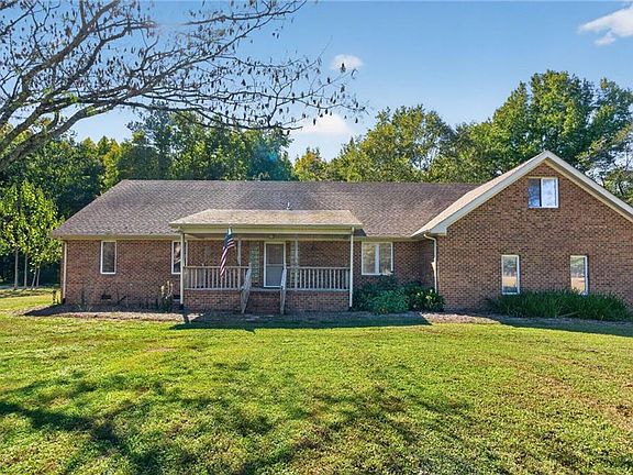 3rd image of 25092 Tyler Dr