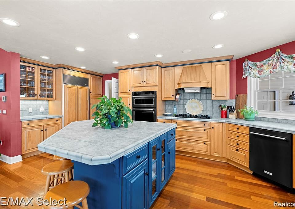 8211 Burleigh Rd, photo 25