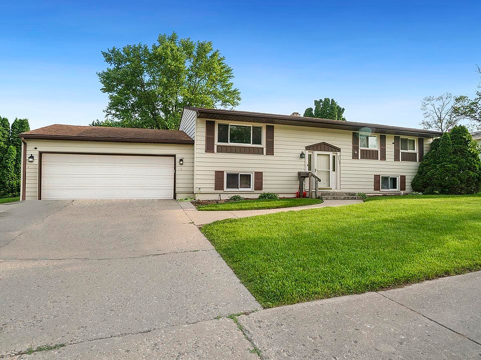 1st image of 3423 Chadwick Dr
