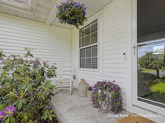 4th image of 2130 Canterbury Ln
