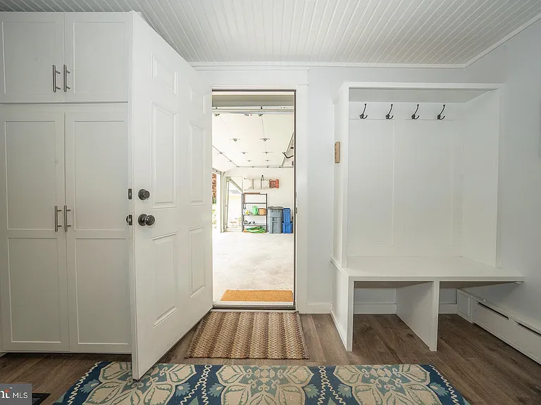 533 Monument Ave — Photo 15