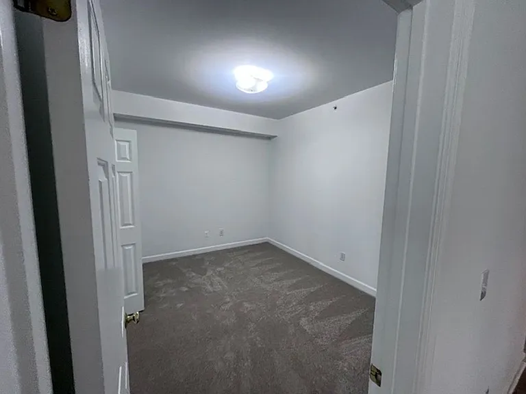 635-675 Woodbrook Dr — Photo 12