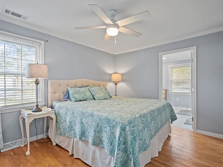 109 River Dr — Photo 25