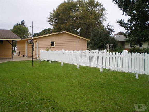 5th image of 406 Boeckmeier St