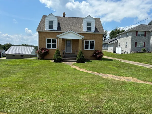 126 Pike St, Weirton, WV 26062