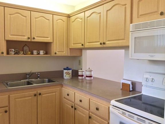 2nd image of 2724 Garden Dr S APT 104