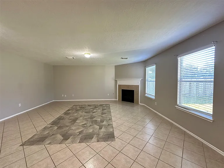 1126 Desert Willow Ln — Photo 8