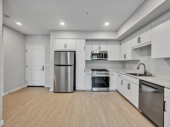 Downtown Ontario Luxury Apartments