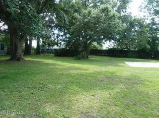 321 Nelson Rd, Biloxi, MS 39531