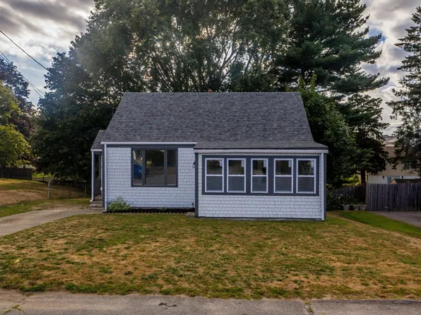 67 Jette St, Swansea, MA 02777