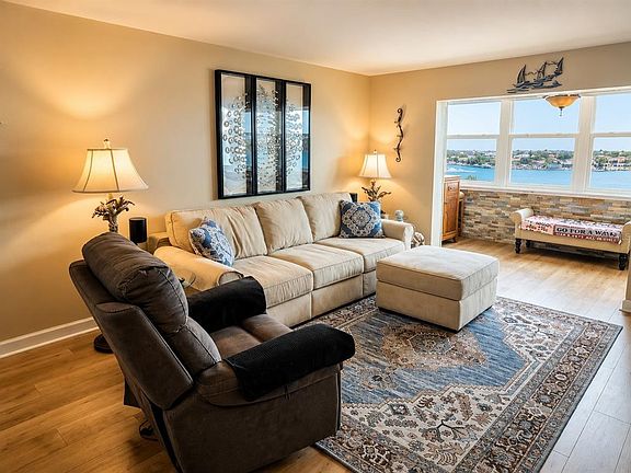 4th image of 5130 BRITTANY DRIVE S #604