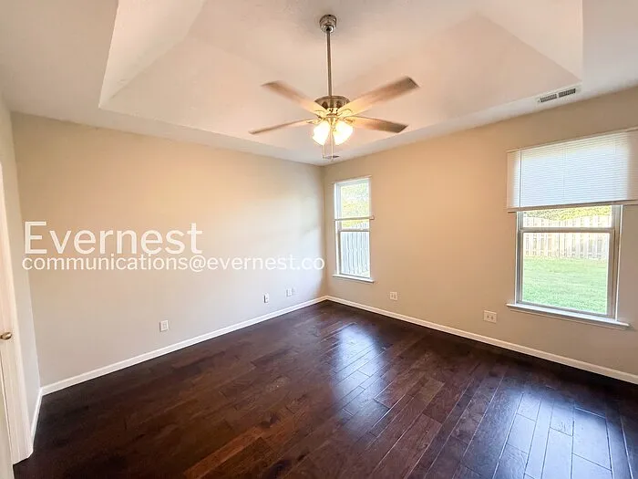 1136 Washington Dr — Photo 14