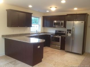 157 W Main St, Niantic, CT 06357