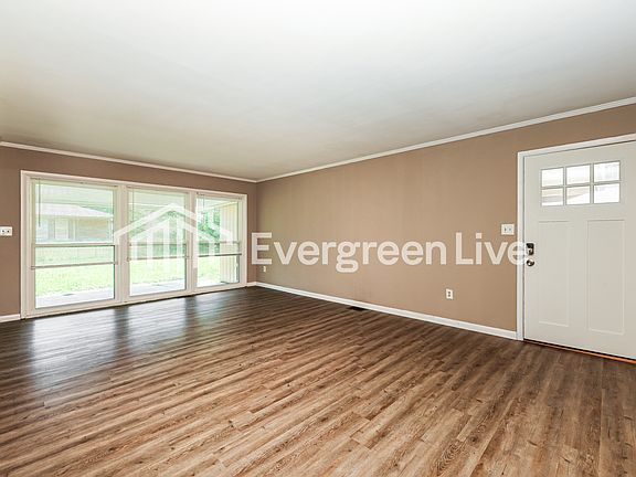 5th image of 4434 Reading Rd