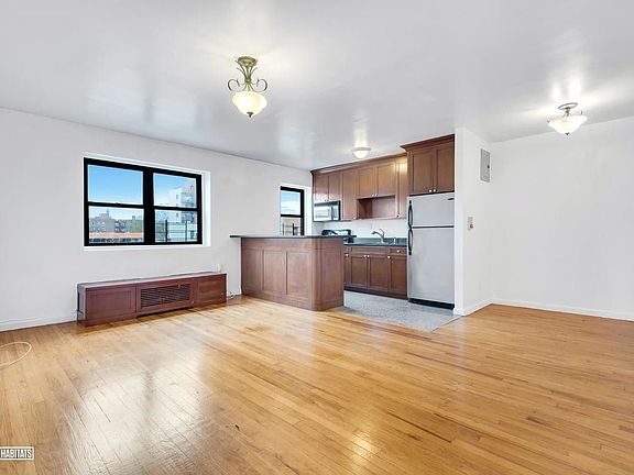 2nd image of 2510 31st Ave APT 6M