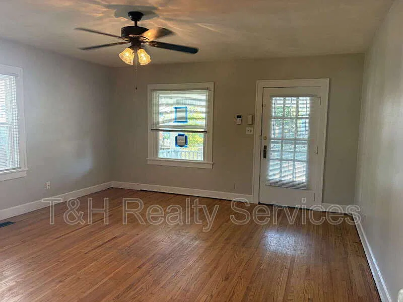 2 bed, 1.0 bath, 1088 sqft, $1,150 — Photo 4