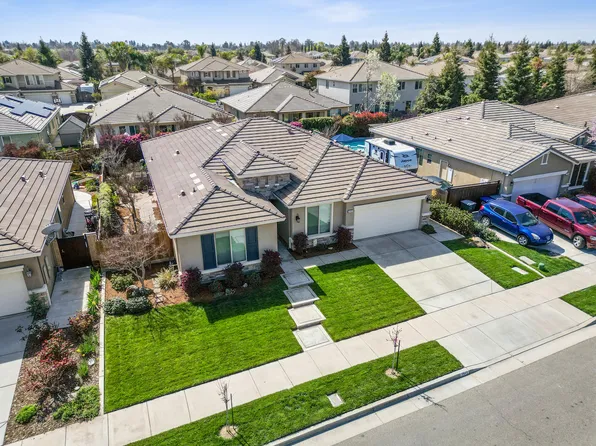 2945 W Perez Avenue, Visalia, CA 93291