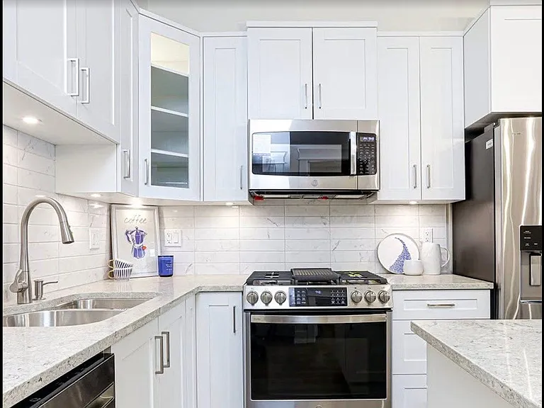 8233 208b St #18 — Photo 3