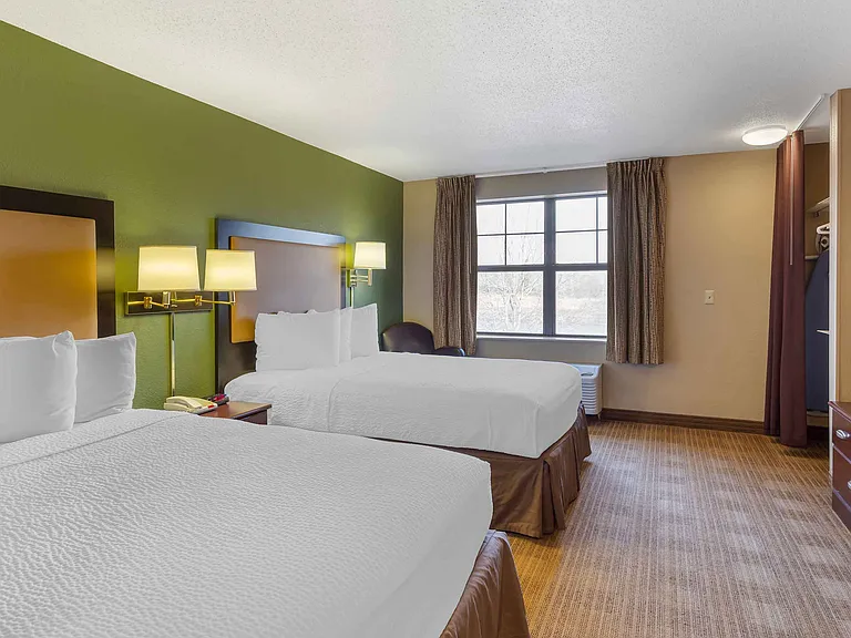 Studio Suite - 2 Full Beds