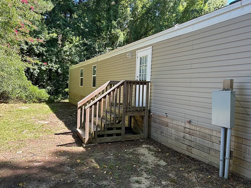 3 bed, 2.0 bath, $950 — Photo 2