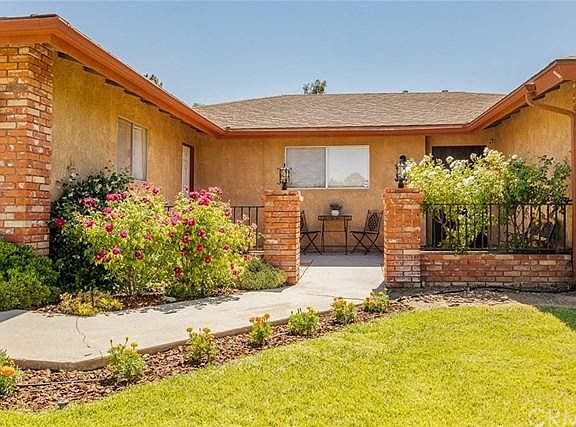 3rd image of 12805 Lantana Ave