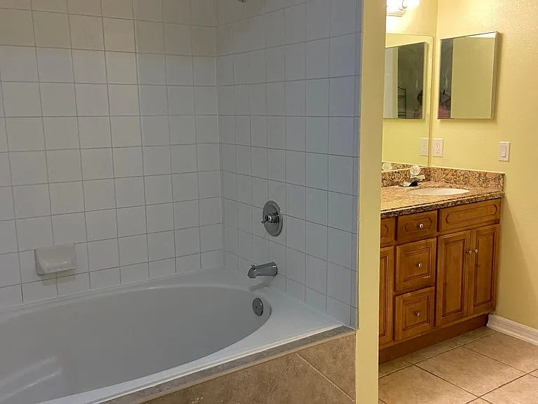 Bathroom on the 1st floor