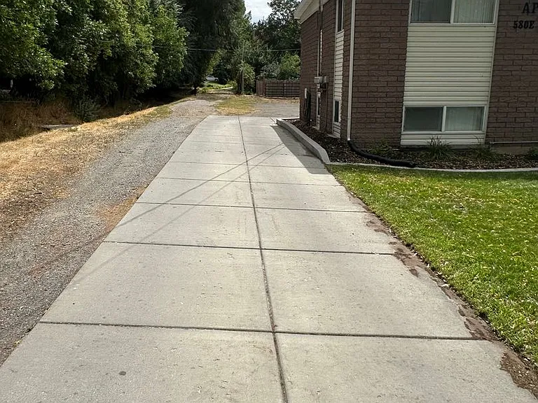 580 E 600 N — Photo 21