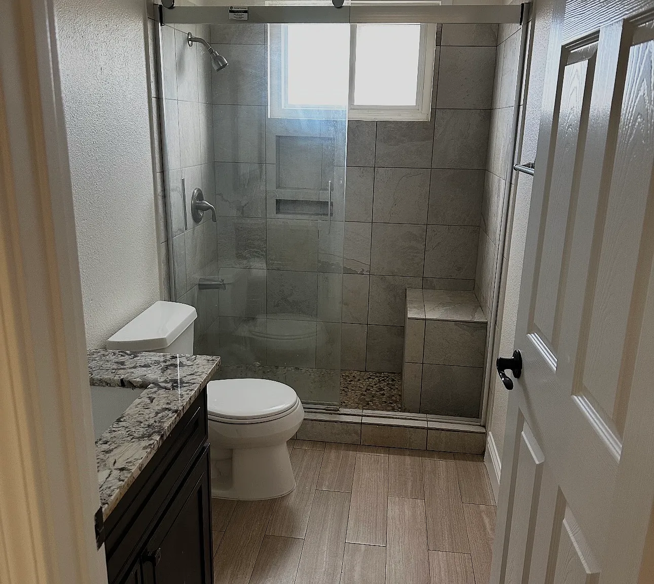3 bed, 1424 sqft, $3,650 — Photo 3