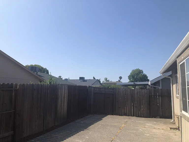 7405 Lidia Way — Photo 16