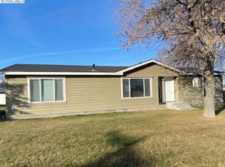 37604 S Lemon Dr, Kennewick, WA 99337
