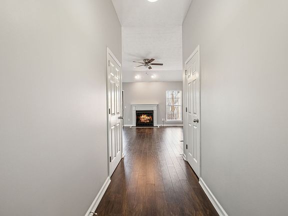 2nd image of 104 Clovercrest Dr
