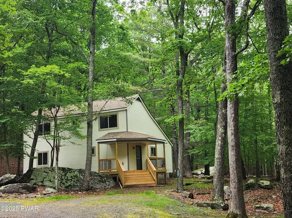227 Falling Waters Blvd, Lackawaxen, PA 18435