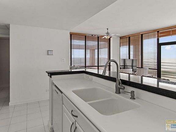 3rd image of 1000 Padre Blvd #909